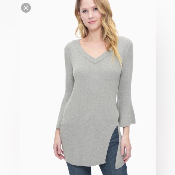 Splendid Gray Flare Sleeve V Neck Cashmere Blend Sweater Womens Small - Picture 2 of 8